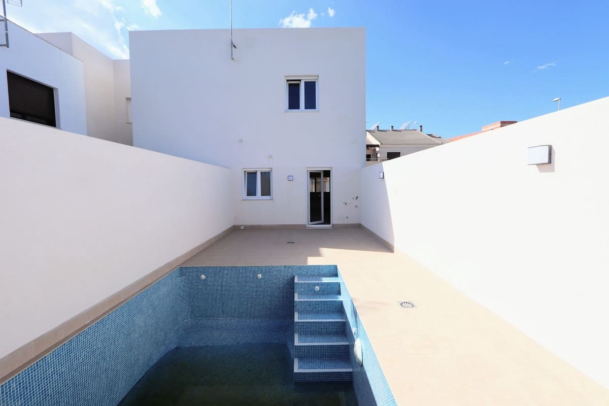 3 bedroom Villa for sale in Pilar de la Horadada with pool garage - € 265,000 (Ref: 8954559)