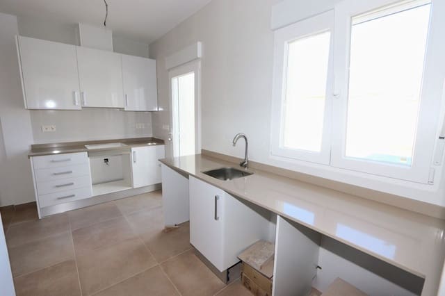 Chalet de 3 habitaciones en Pilar de la Horadada en venta con piscina garaje - 265.000 € (Ref: 8954559)