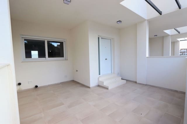 Chalet de 3 habitaciones en Pilar de la Horadada en venta con piscina garaje - 265.000 € (Ref: 8954559)