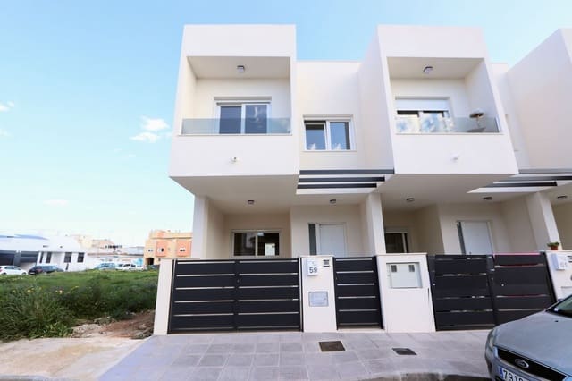 Chalet de 3 habitaciones en Pilar de la Horadada en venta con piscina garaje - 265.000 € (Ref: 8954559)