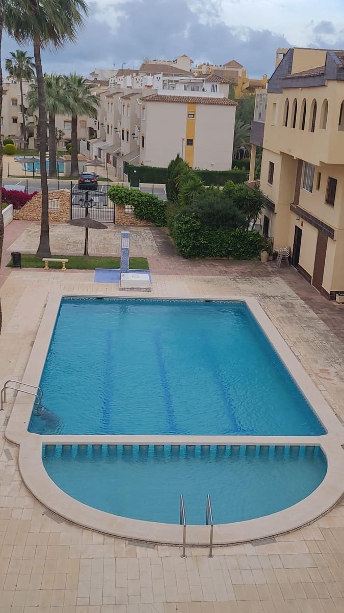 2 chambre Appartement à vendre à Torrevieja avec piscine - 149 000 € (Ref: 8957110)