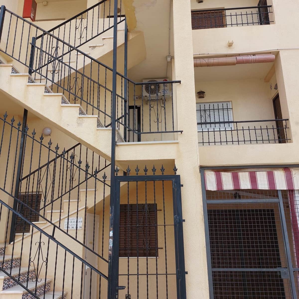 2 chambre Appartement à vendre à Torrevieja avec piscine - 149 000 € (Ref: 8957110)