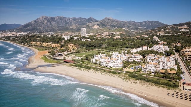 3 sypialnia Apartament przy plaży na sprzedaż w Los Monteros, Marbella - 2 450 000 € (Ref: 8957120)