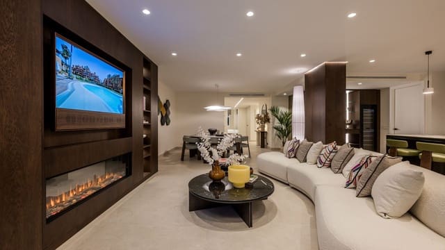 3 sypialnia Apartament na sprzedaż w Los Monteros, Marbella - 2 450 000 € (Ref: 8957120)