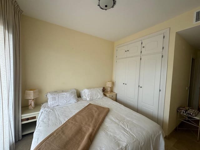 2 chambre Appartement à vendre à La Duquesa / Puerto de la Duquesa, Manilva - 259 000 € (Ref: 8957121)