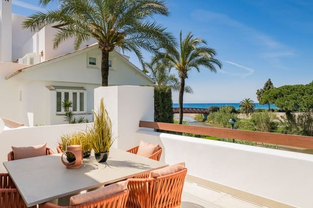 3 bedroom Apartment for sale in Los Monteros, Marbella - € 2,250,000 (Ref: 8957122)