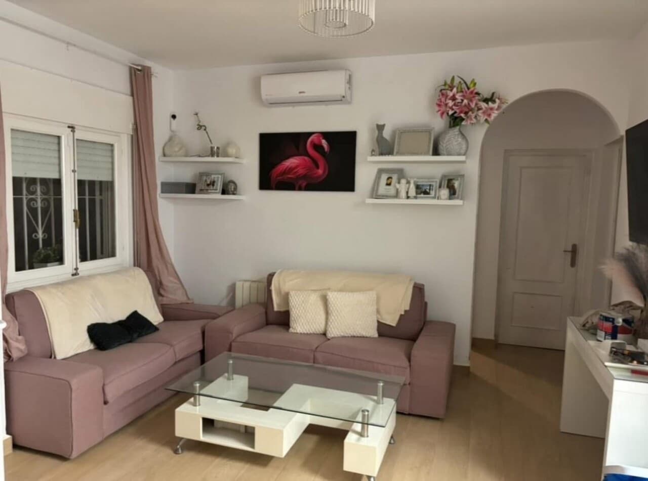 5 bedroom Villa for sale in Playa Flamenca - € 379,000 (Ref: 8961613)