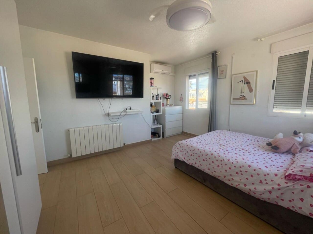 5 bedroom Villa for sale in Playa Flamenca - € 379,000 (Ref: 8961613)