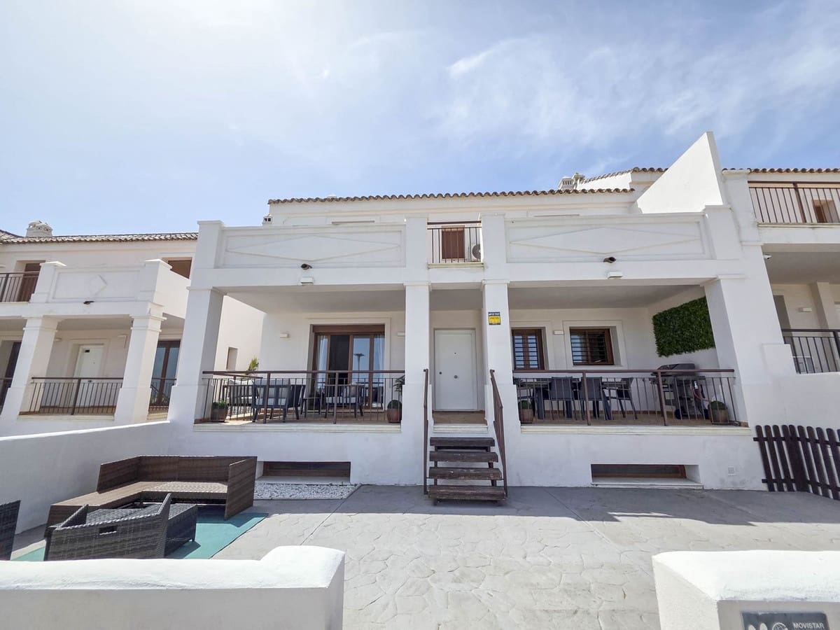 Casa de 3 habitaciones en Bahia de Casares en venta con piscina - 430.000 € (Ref: 8962385)