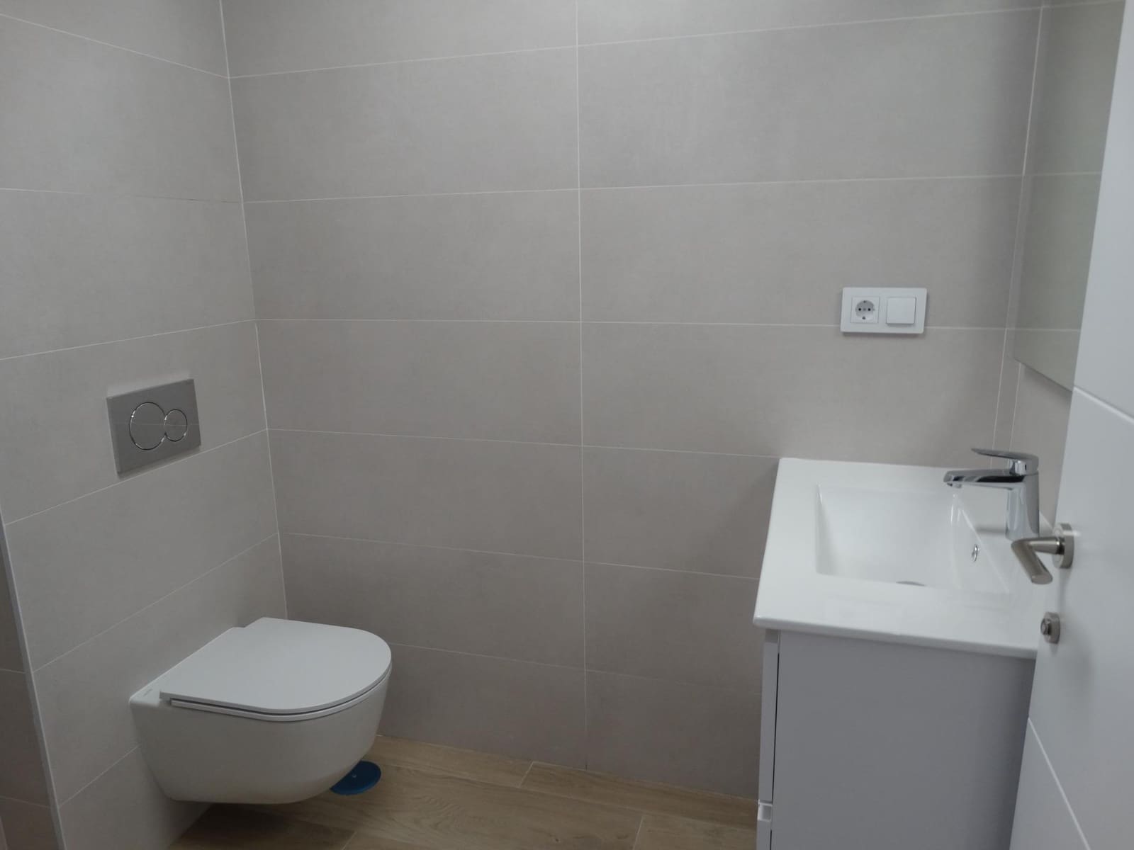 3 bedroom Commercial for sale in Pilar de la Horadada with pool - € 295,000 (Ref: 8972475)