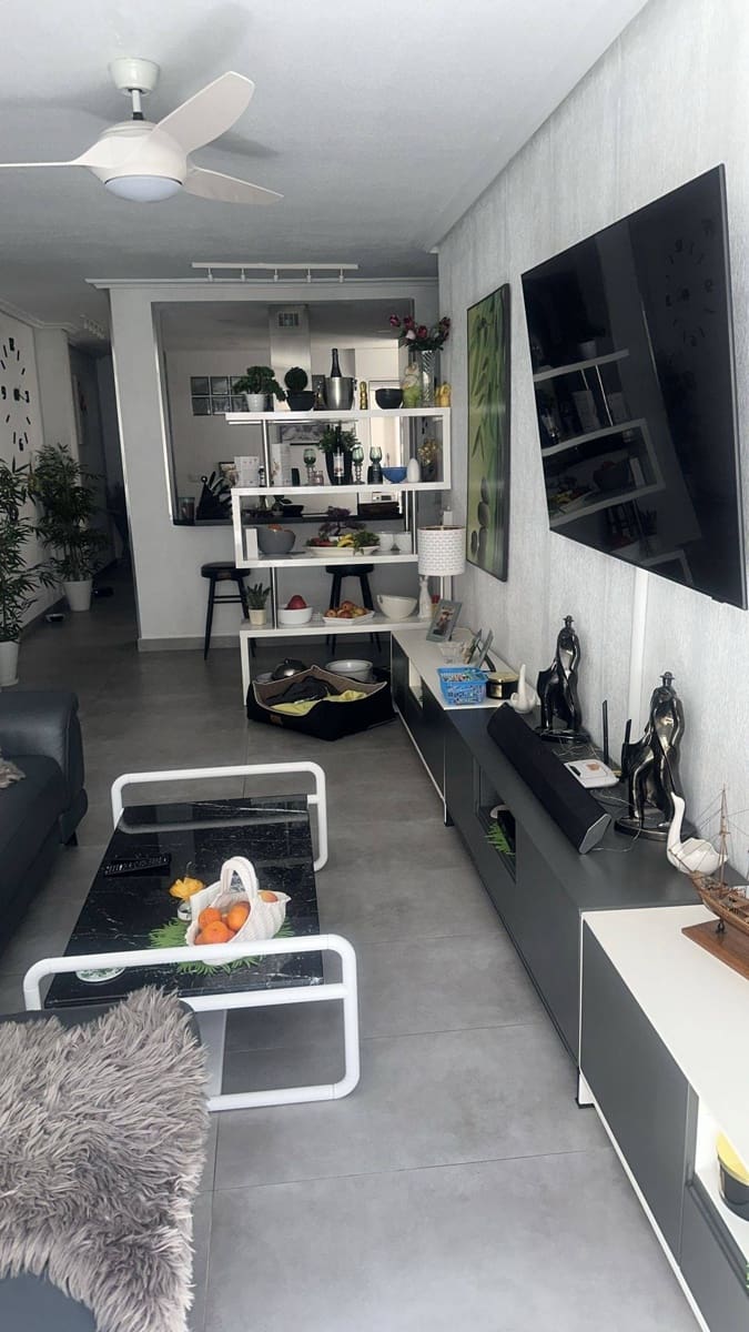 3 makuuhuone Kattohuoneisto myytävänä paikassa Torrevieja - 271 000 € (Ref: 8979170)