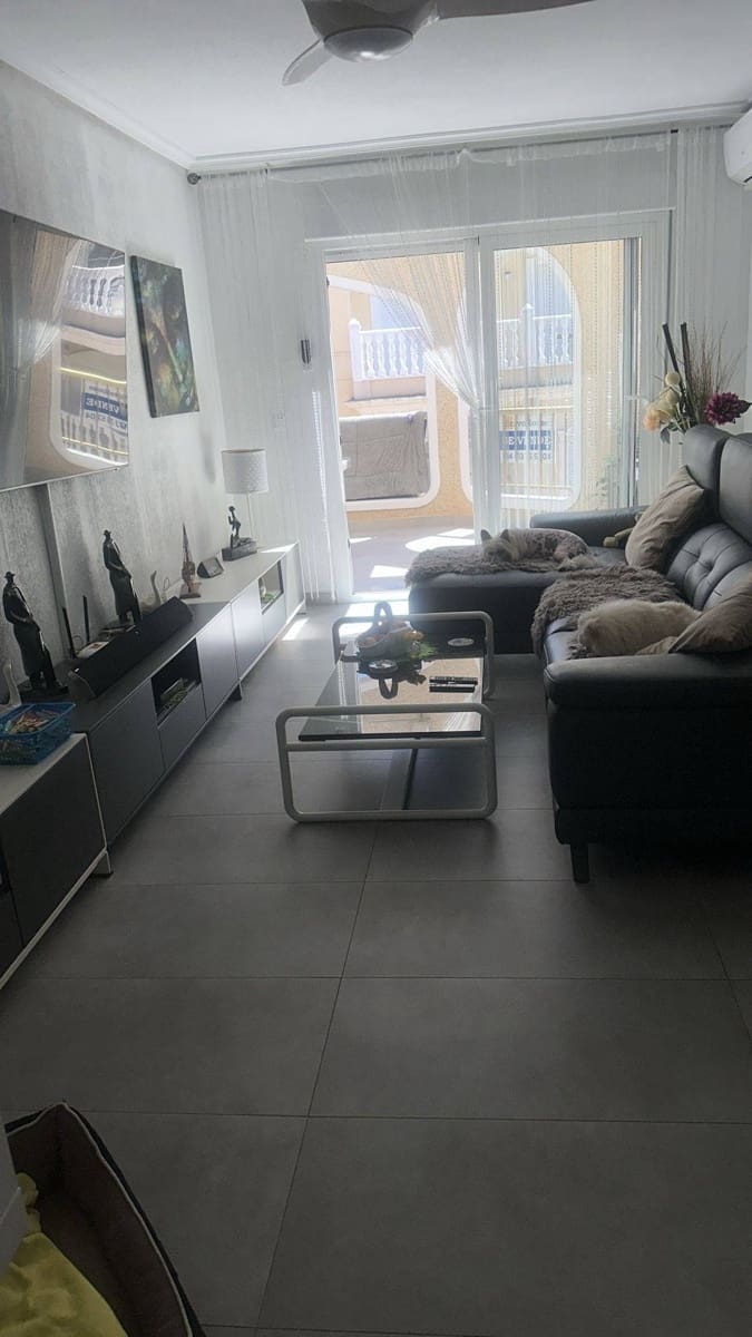 3 makuuhuone Kattohuoneisto myytävänä paikassa Torrevieja - 271 000 € (Ref: 8979170)