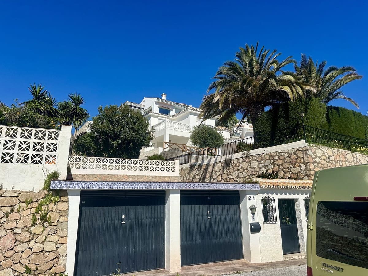 3 soverom Villa til salgs i Torremuelle med svømmebasseng garasje - € 975 000 (Ref: 8979178)