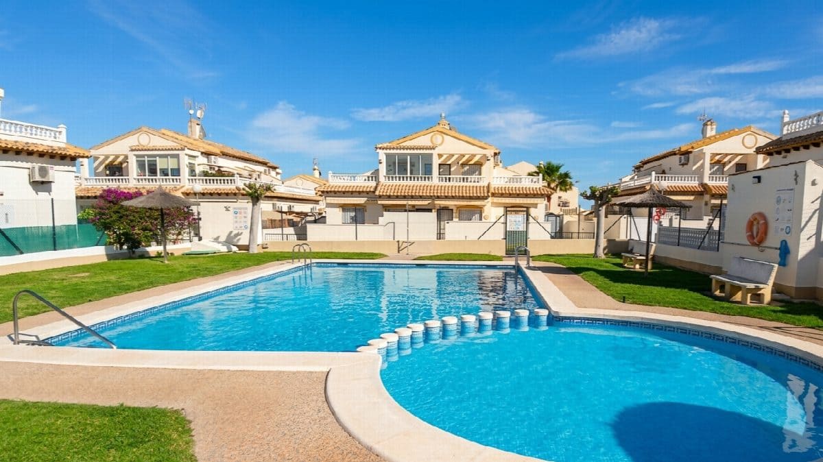 3 bedroom Villa for sale in Orihuela with pool - € 277,900 (Ref: 8979182)