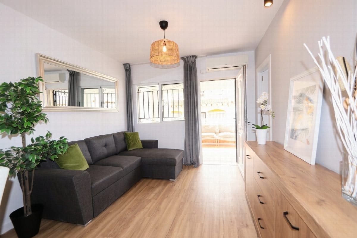 3 bedroom Villa for sale in Orihuela with pool - € 277,900 (Ref: 8979182)