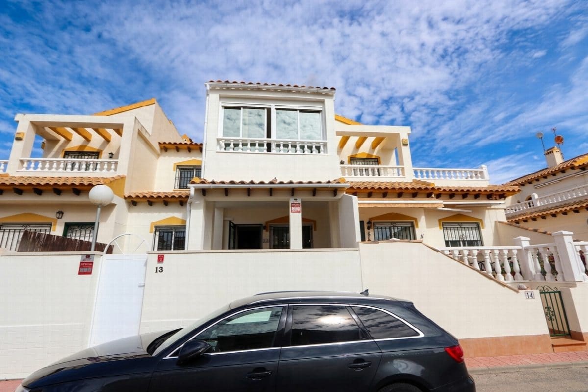3 bedroom Villa for sale in Orihuela with pool - € 277,900 (Ref: 8979182)