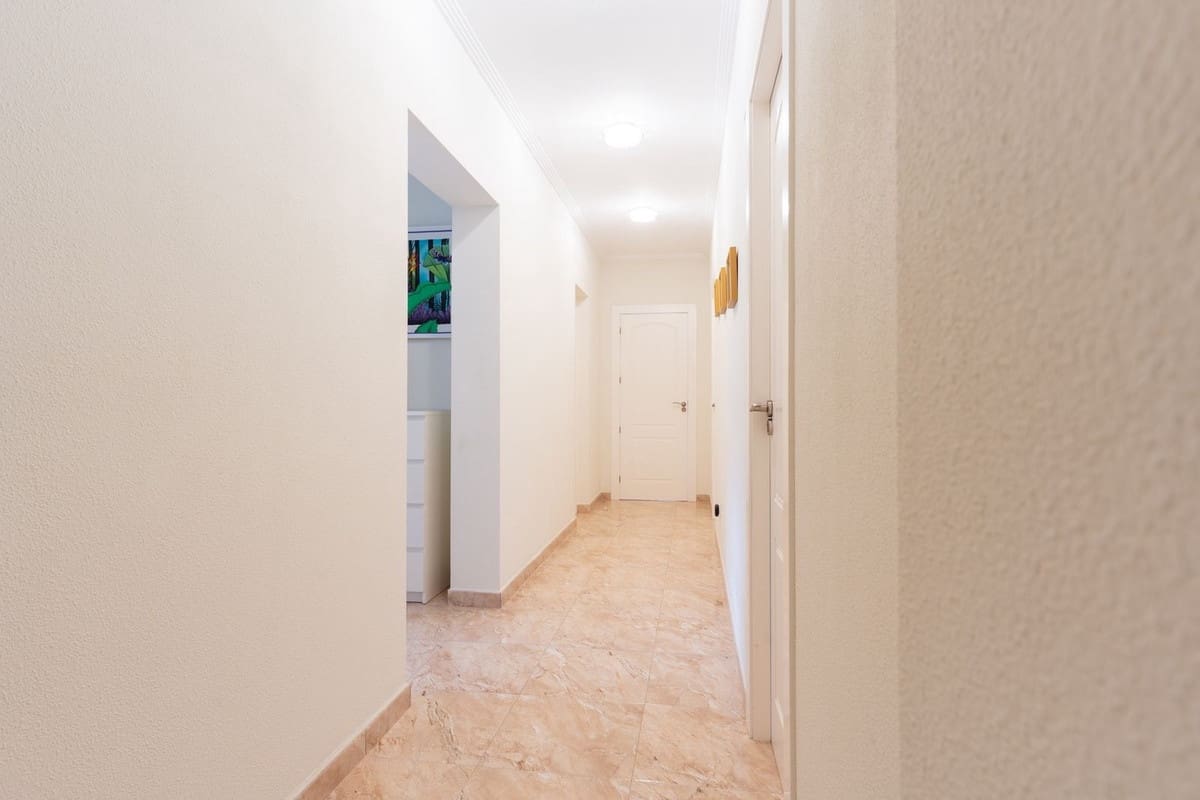 7 bedroom Villa for sale in Los Balcones with pool garage - € 930,000 (Ref: 8979183)