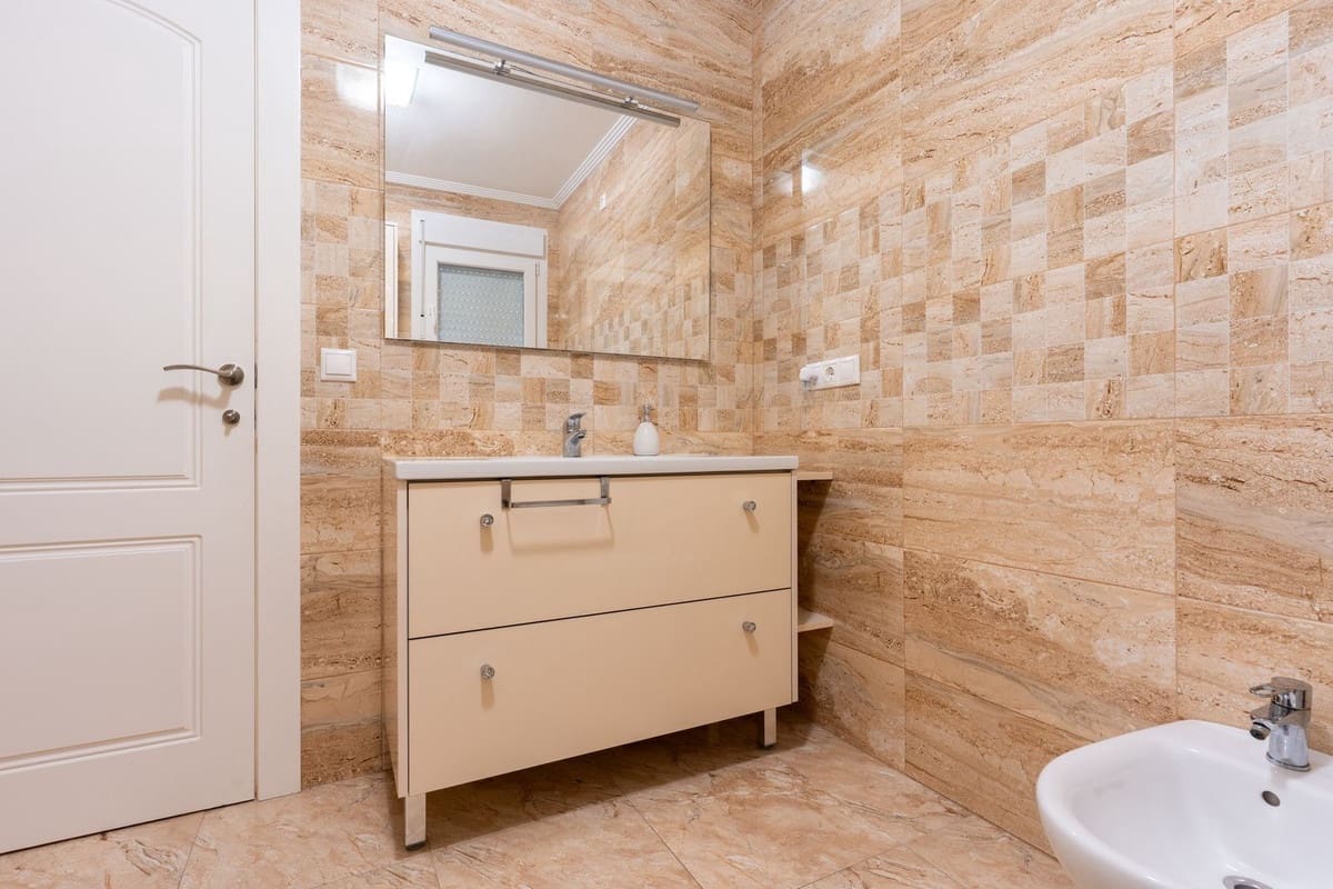 7 bedroom Villa for sale in Los Balcones with pool garage - € 930,000 (Ref: 8979183)