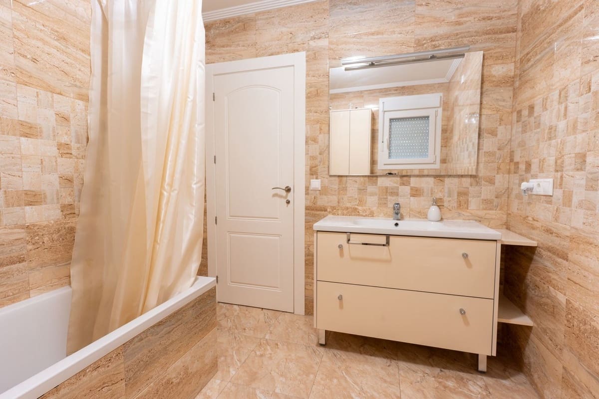 Chalet de 7 habitaciones en Los Balcones en venta con piscina garaje - 930.000 € (Ref: 8979183)