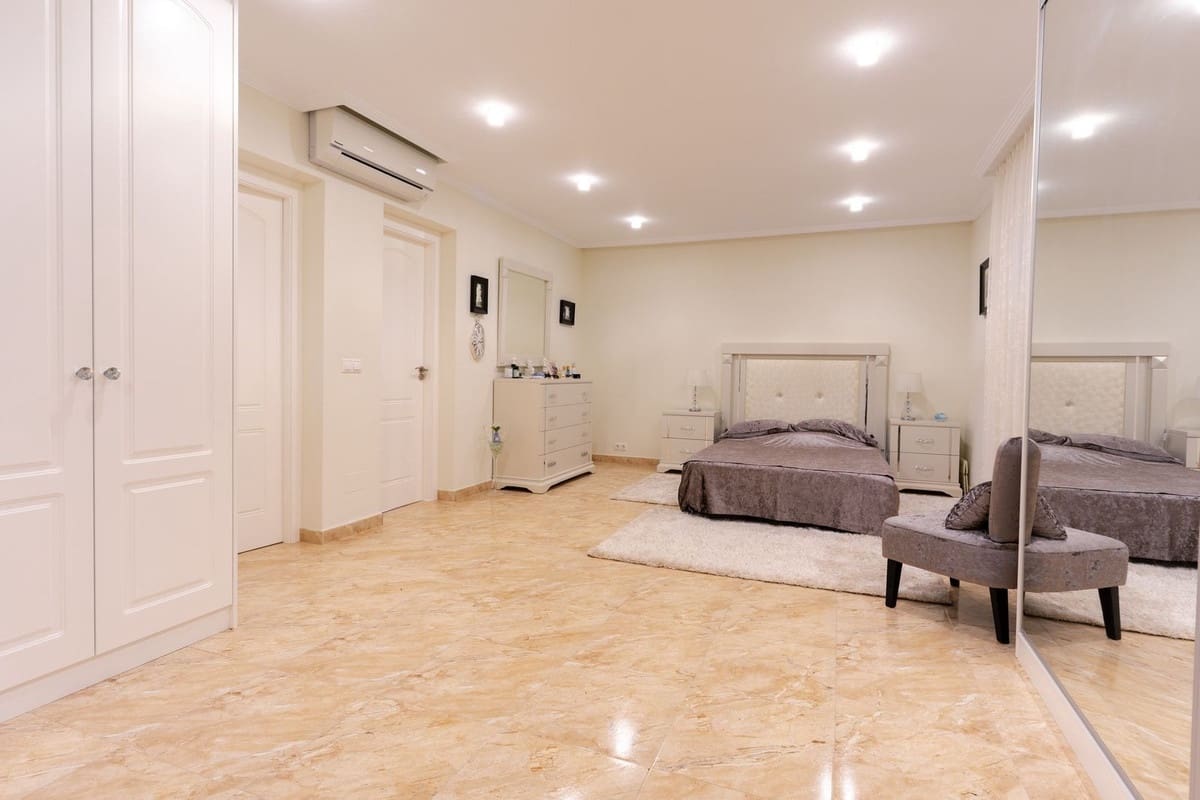 Chalet de 7 habitaciones en Los Balcones en venta con piscina garaje - 930.000 € (Ref: 8979183)