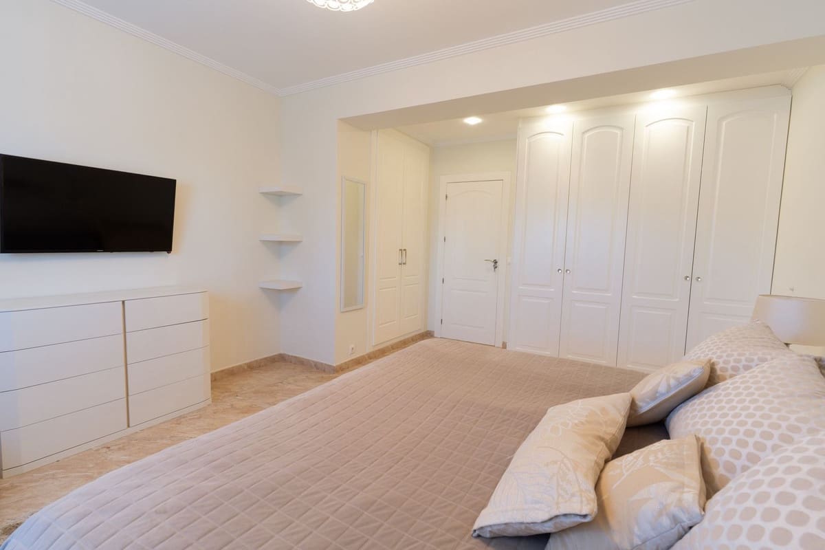 Chalet de 7 habitaciones en Los Balcones en venta con piscina garaje - 930.000 € (Ref: 8979183)
