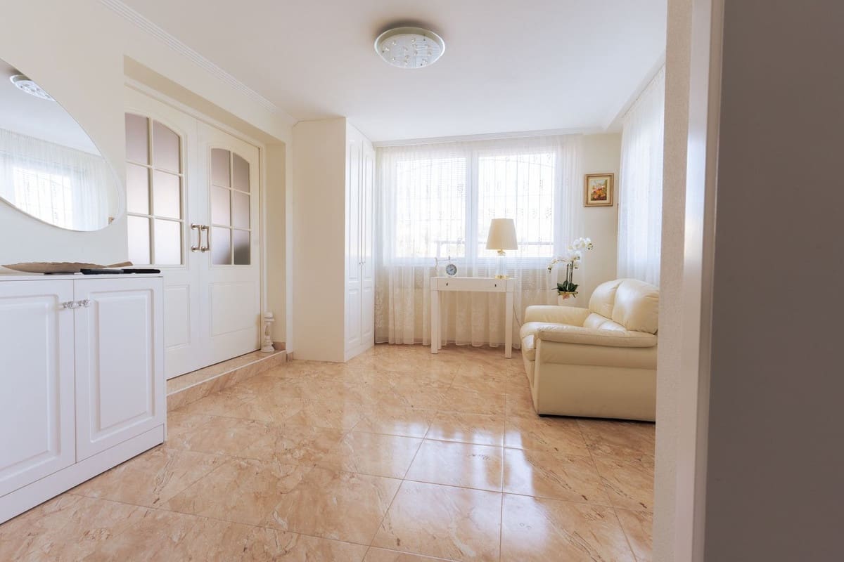 Chalet de 7 habitaciones en Los Balcones en venta con piscina garaje - 930.000 € (Ref: 8979183)