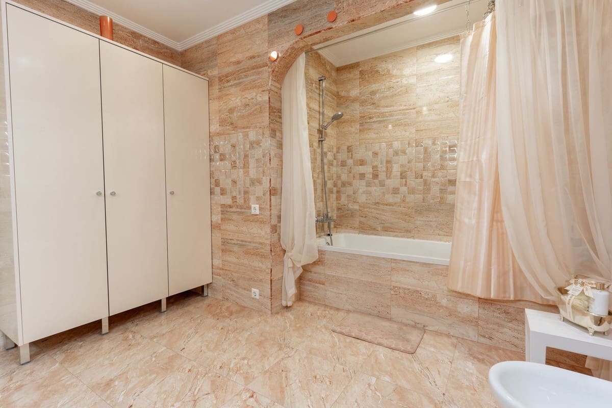 Chalet de 7 habitaciones en Los Balcones en venta con piscina garaje - 930.000 € (Ref: 8979183)