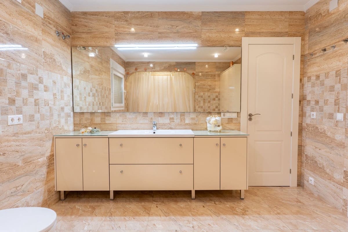 Chalet de 7 habitaciones en Los Balcones en venta con piscina garaje - 930.000 € (Ref: 8979183)