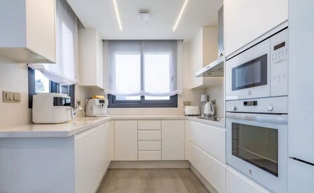 3 makuuhuone Huvila myytävänä paikassa Los Balcones mukana uima-altaan - 660 000 € (Ref: 8988208)