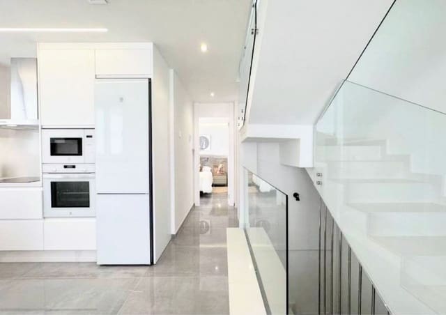 3 makuuhuone Huvila myytävänä paikassa Los Balcones mukana uima-altaan - 660 000 € (Ref: 8988208)