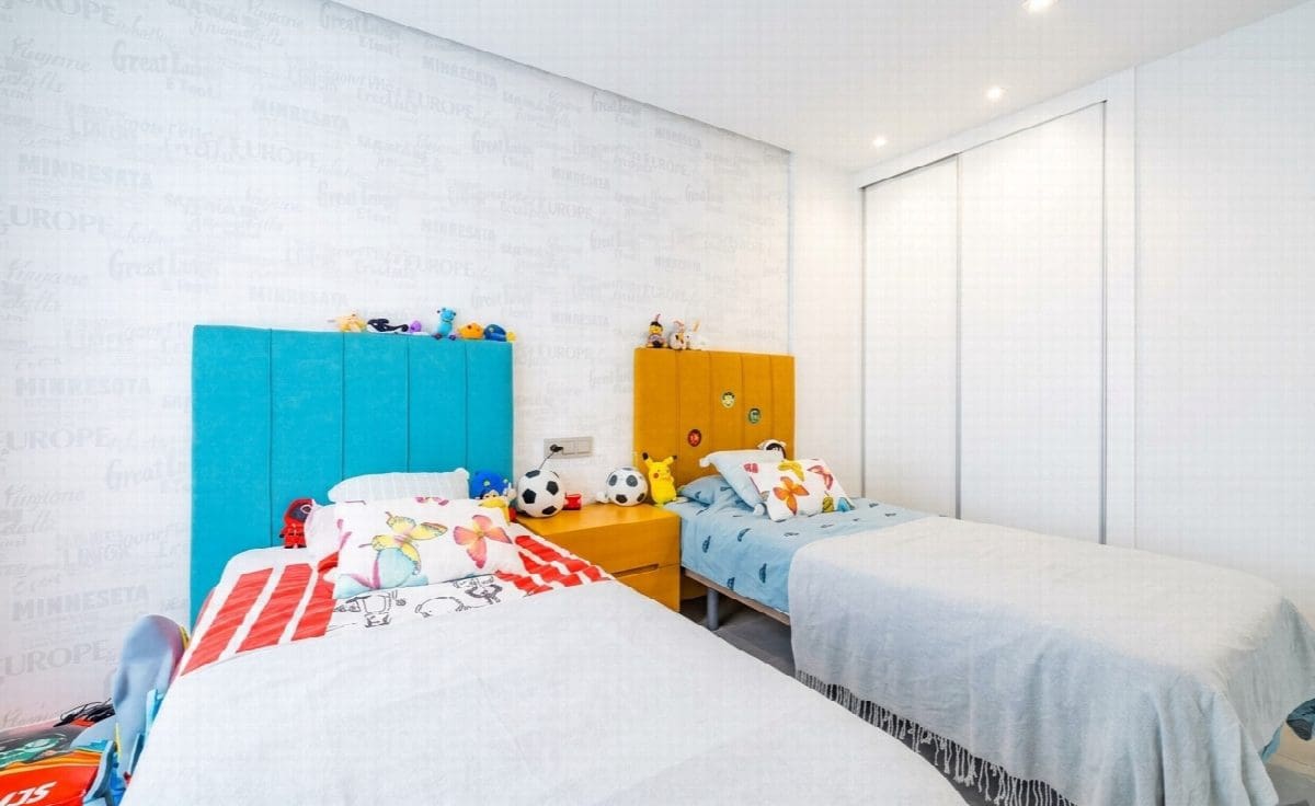 3 bedroom Villa for sale in Torrevieja with pool - € 660,000 (Ref: 8988208)