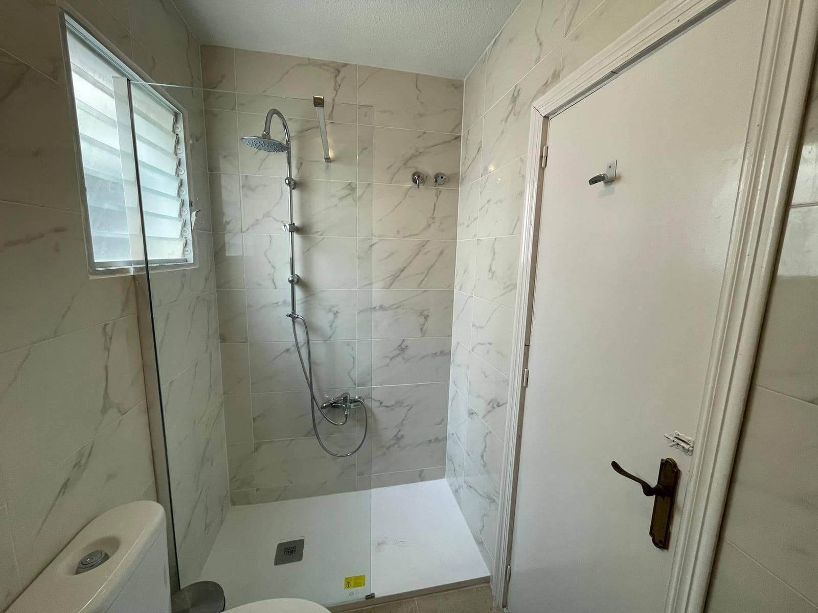 Ático de 2 habitaciones en Torrevieja en venta - 142.000 € (Ref: 8988226)