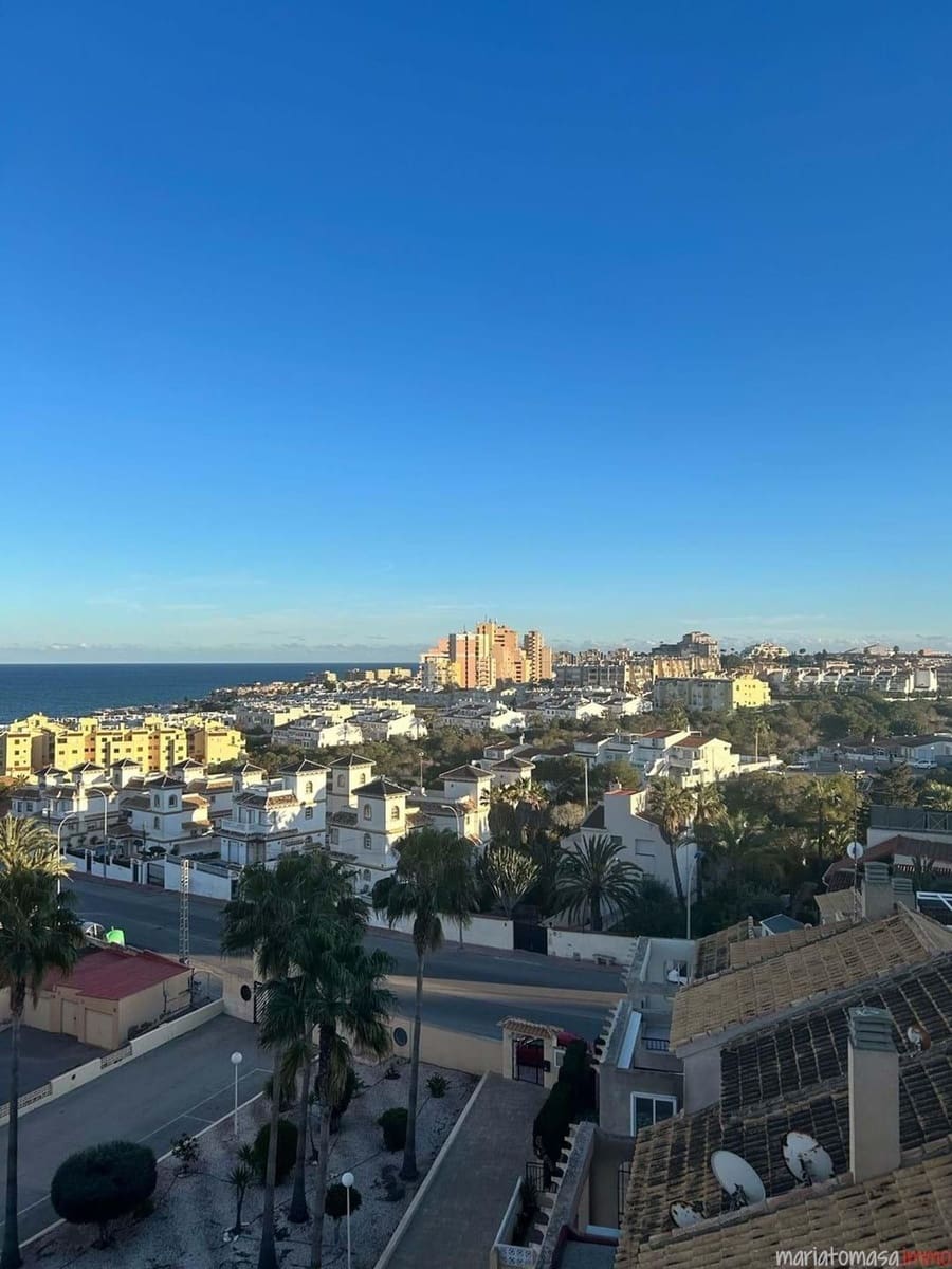 2 chambre Penthouse à vendre à Torrevieja avec piscine - 350 000 € (Ref: 8994614)
