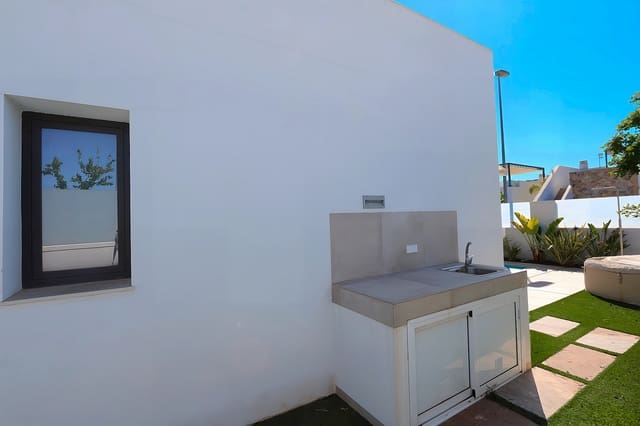 Chalet de 3 habitaciones en Pilar de la Horadada ciudad, Pilar de la Horadada en venta - 495.000 € (Ref: 8998453)