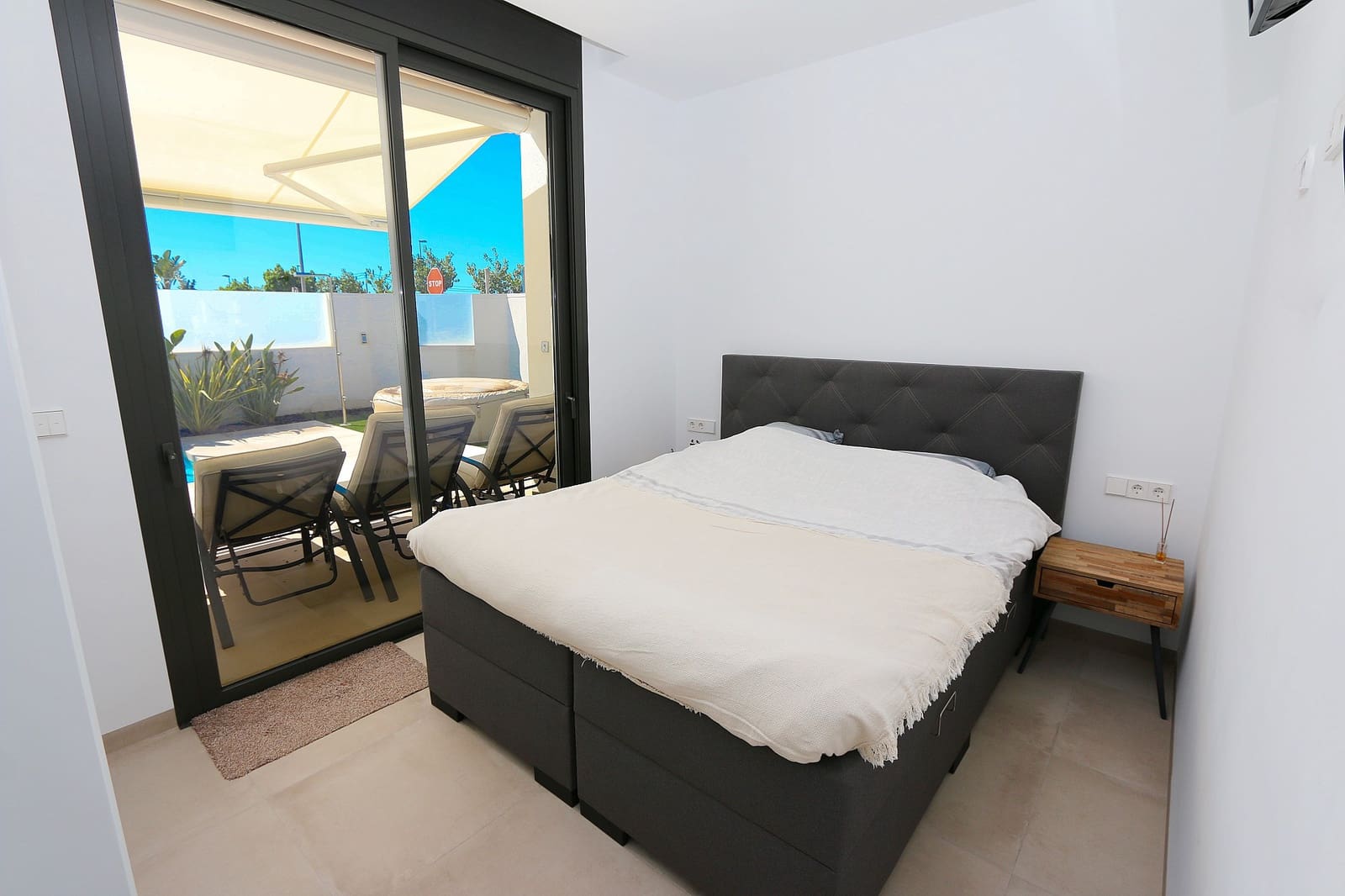 Chalet de 3 habitaciones en Pilar de la Horadada en venta - 495.000 € (Ref: 8998453)