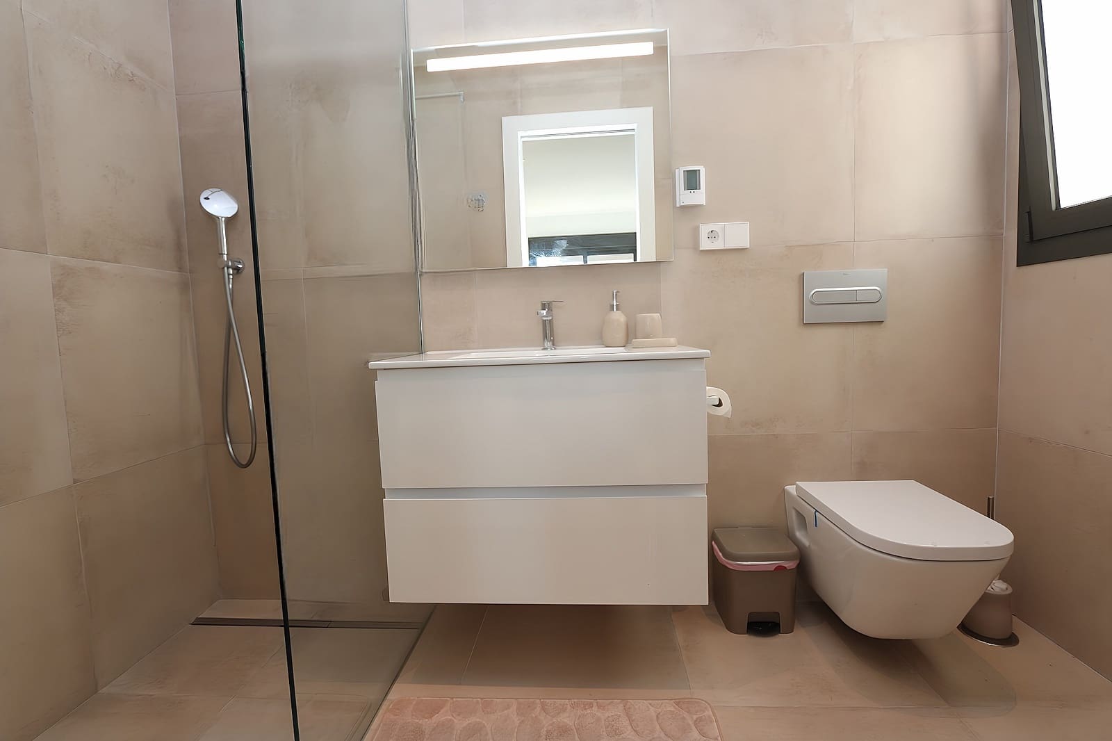 Chalet de 3 habitaciones en Pilar de la Horadada en venta - 495.000 € (Ref: 8998453)