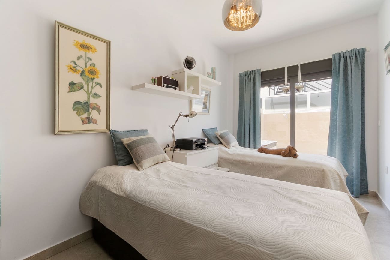 2 bedroom Villa for sale in Daya Nueva - € 359,000 (Ref: 8998457)