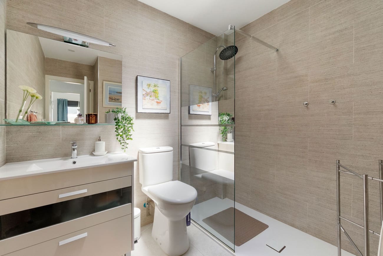 2 bedroom Villa for sale in Daya Nueva - € 359,000 (Ref: 8998457)