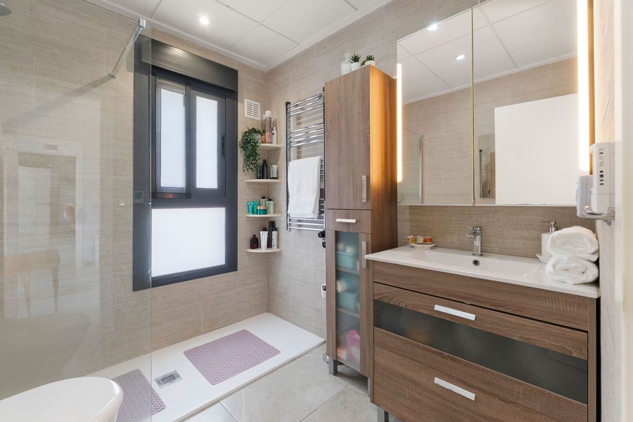 2 bedroom Villa for sale in Daya Nueva - € 359,000 (Ref: 8998457)