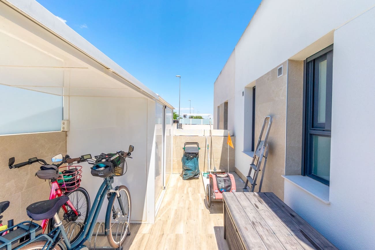 2 bedroom Villa for sale in Daya Nueva - € 359,000 (Ref: 8998457)