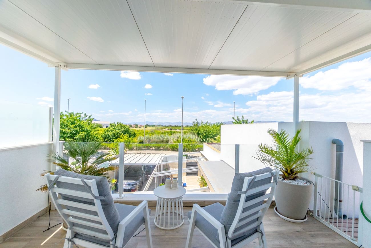 2 bedroom Villa for sale in Daya Nueva - € 359,000 (Ref: 8998457)