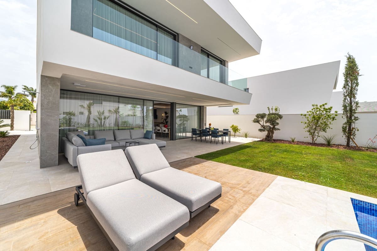 5 soverom Villa til salgs i San Pedro de Alcantara med svømmebasseng - € 2 995 000 (Ref: 9002921)