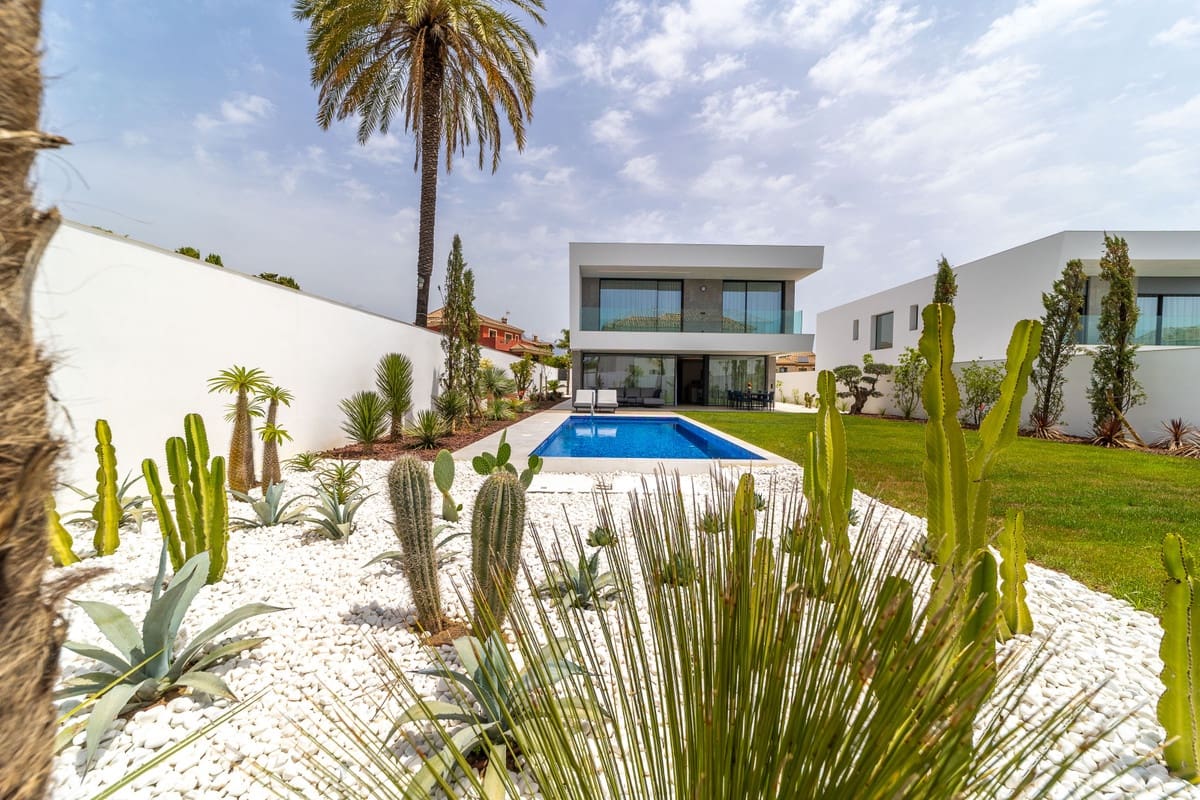 5 soverom Villa til salgs i San Pedro de Alcantara med svømmebasseng - € 2 995 000 (Ref: 9002921)