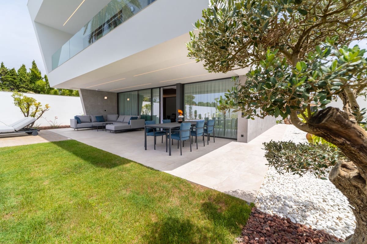 5 soverom Villa til salgs i San Pedro de Alcantara med svømmebasseng - € 2 995 000 (Ref: 9002921)