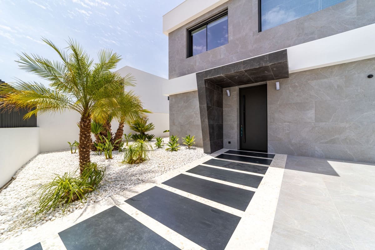 5 slaapkamer Villa te koop in San Pedro de Alcantara met zwembad - € 2.995.000 (Ref: 9002921)