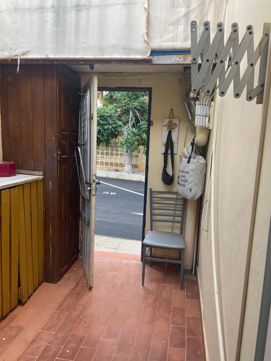 3 soveværelse Semi-Rækkehus til salg i Orihuela Costa med swimmingpool - € 279.000 (Ref: 9002935)