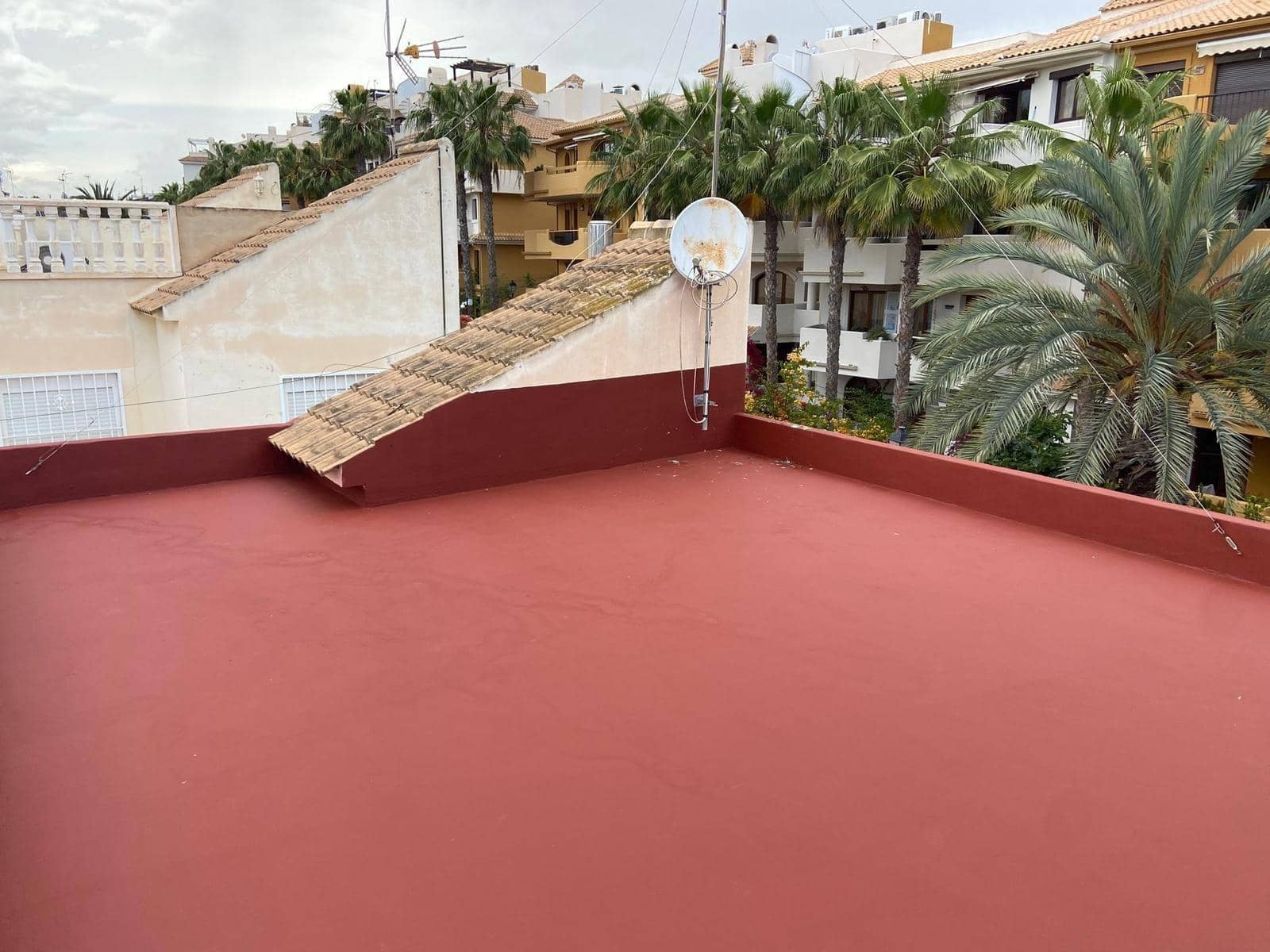 3 soveværelse Semi-Rækkehus til salg i Orihuela Costa med swimmingpool - € 279.000 (Ref: 9002935)