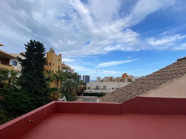 3 soverom Kjedet enebolig til salgs i Villamartin, Orihuela med svømmebasseng - € 279 000 (Ref: 9002935)