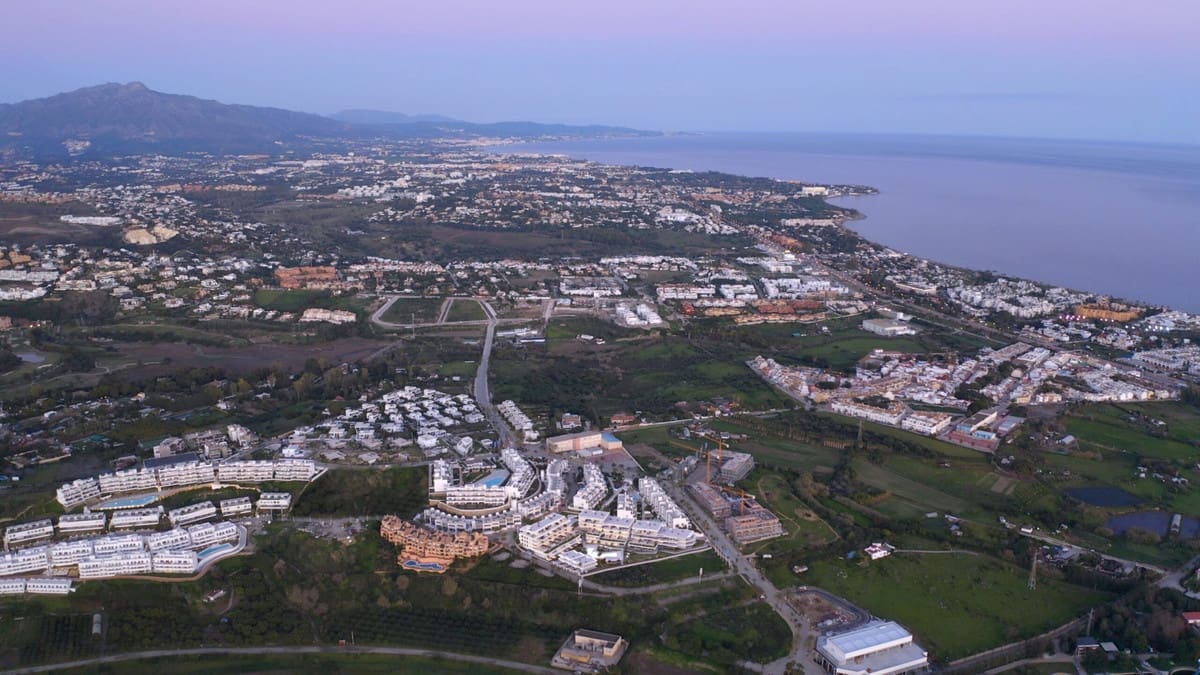 2 bedroom Apartment for sale in Cancelada with pool - € 451,000 (Ref: 9004798)