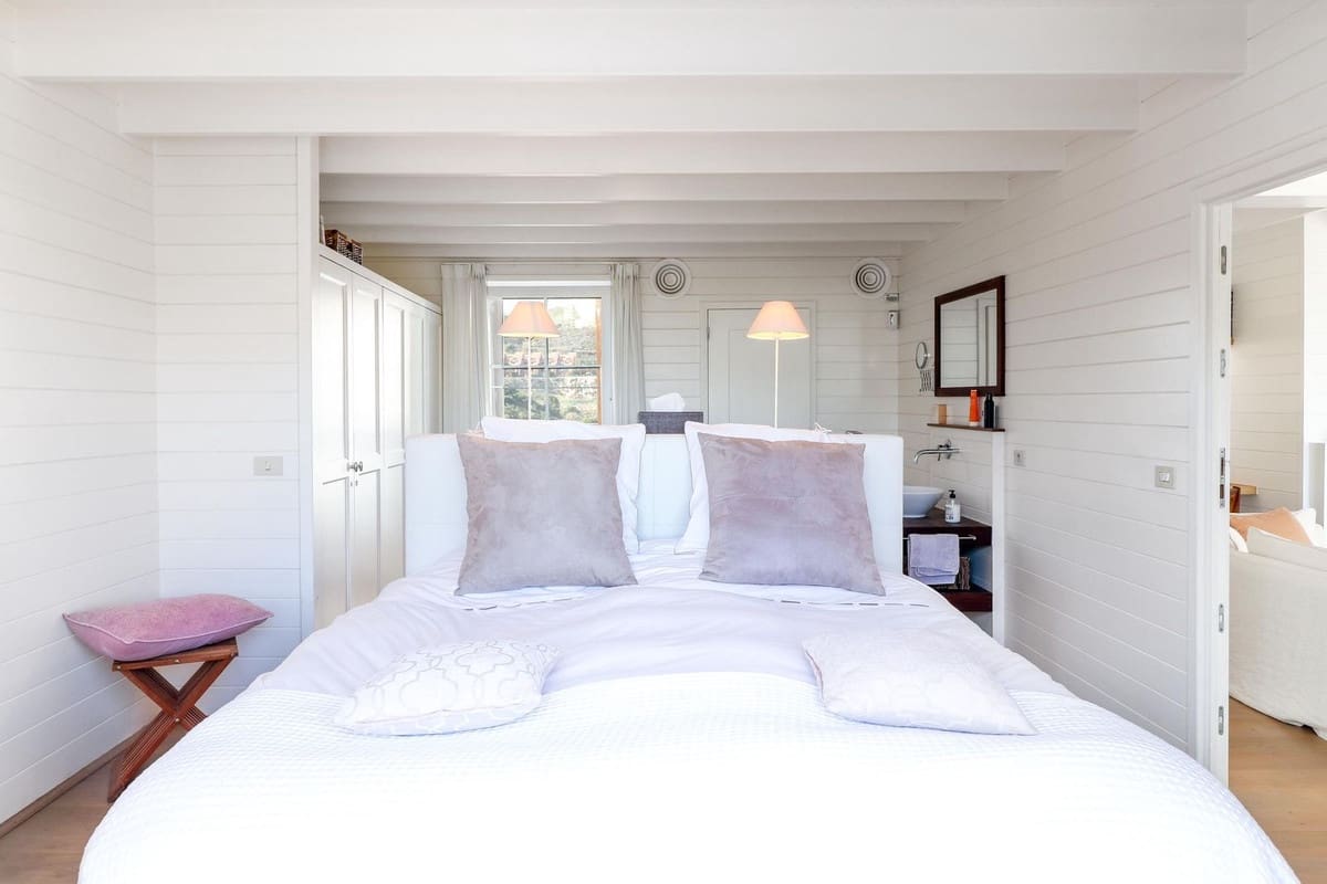 4 bedroom Villa for sale in Benahavis with pool garage - € 1,850,000 (Ref: 9004825)